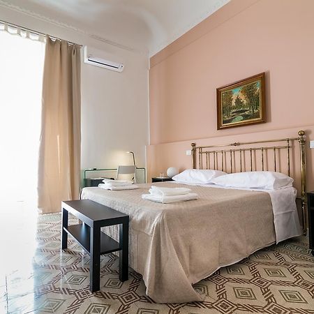 Liberty Suites Палермо Екстериор снимка